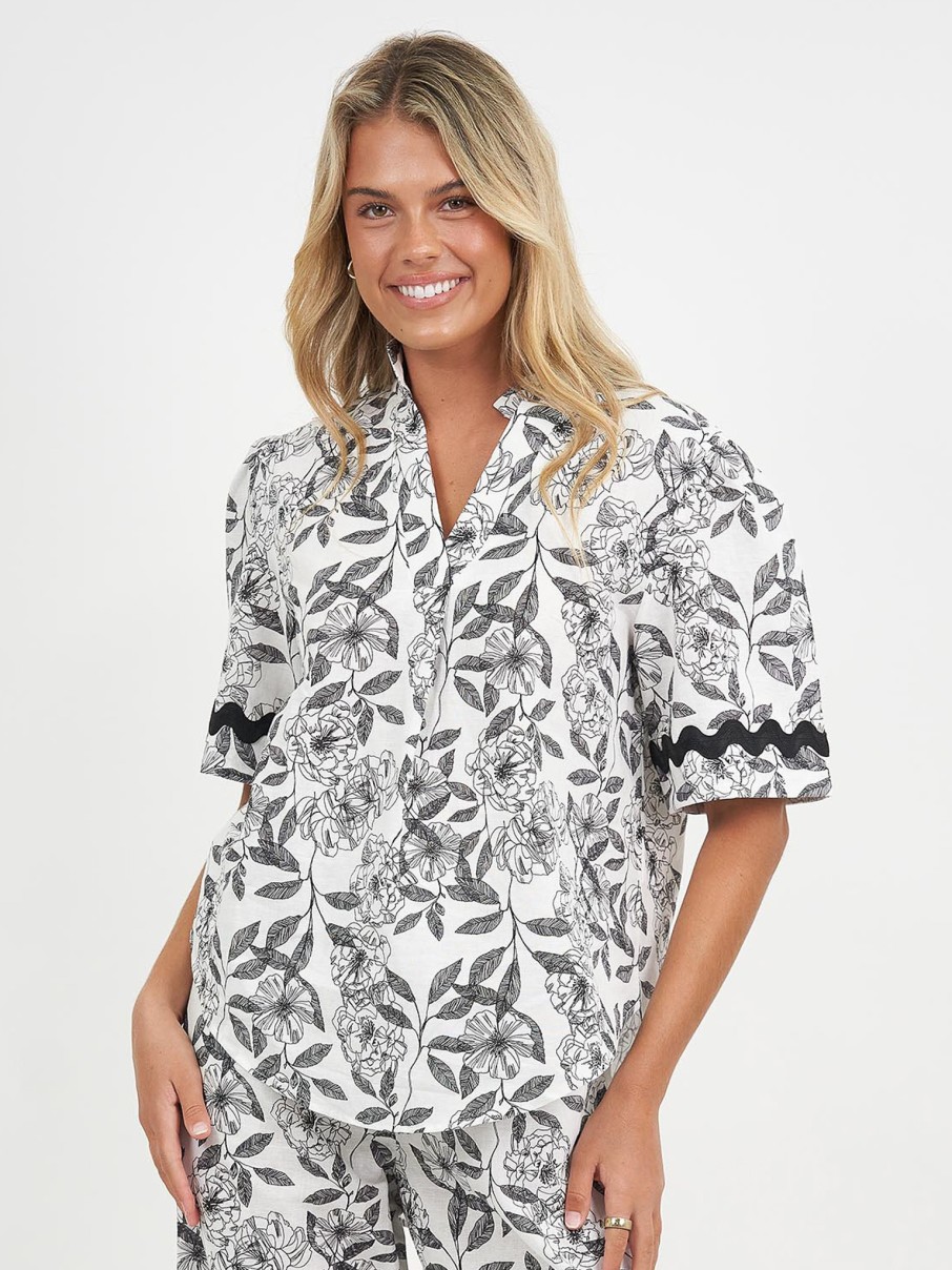 Tops Vendor | Vee Neck Linen Top - Black - Liberty Rose - Florence Store